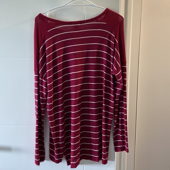 Ladies Old Navy Top - Picture 2 of 4
